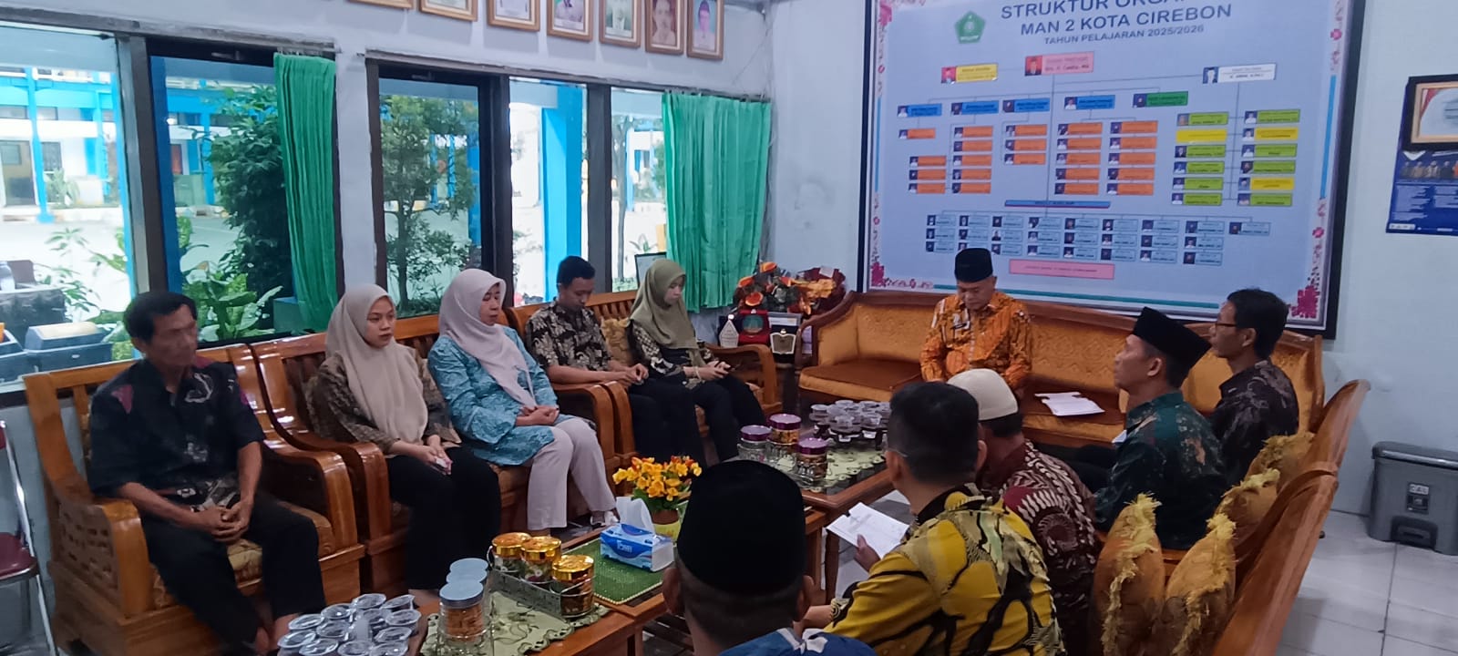 Menuju Madrasah Unggul, Pelaksana TU MAN 2 Kota Cirebon Perkuat Komitmen Pelayanan